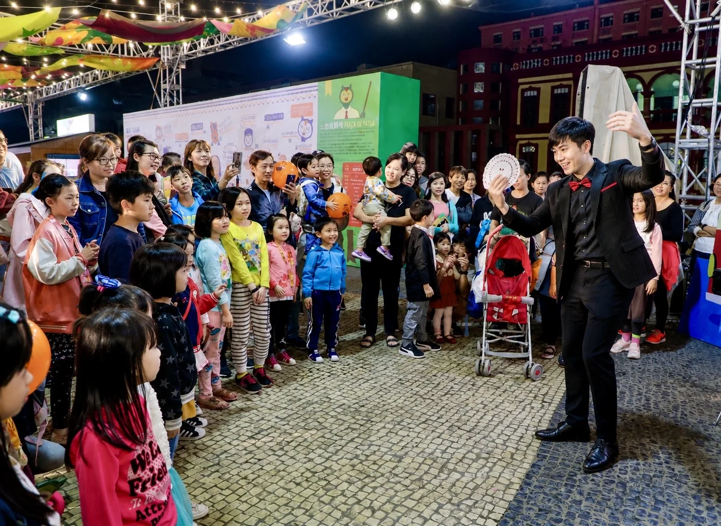 澳門節慶夜間活動舞台魔術表演